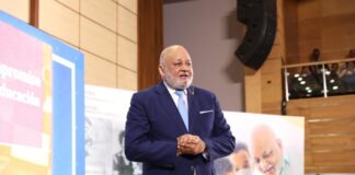 Representación de Coopnama participa en presentación del libro “Mi compromiso con la educación”