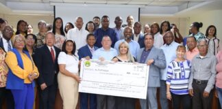 Coopnama entrega premios a los agraciados de rifa por el Día del Maestro