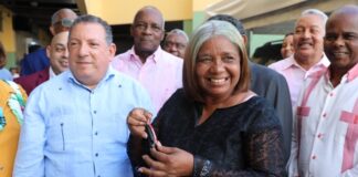 Coopnama entrega premios a delegados ganadores de una rifa sorpresa